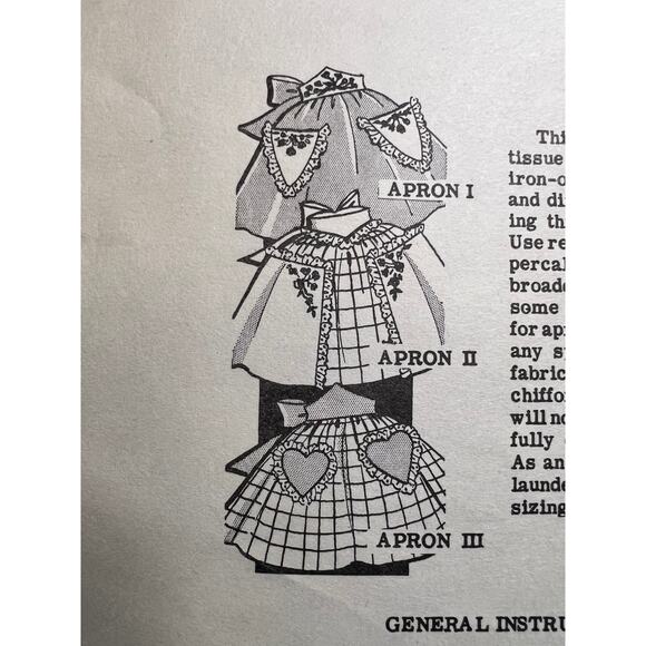 Design 7266 pattern half aprons heart pockets - Picture 2 of 3